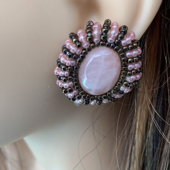 Vtg natural rose Quartz cab with pink and ab green glass beads round pierced - Picture 9 of 12
